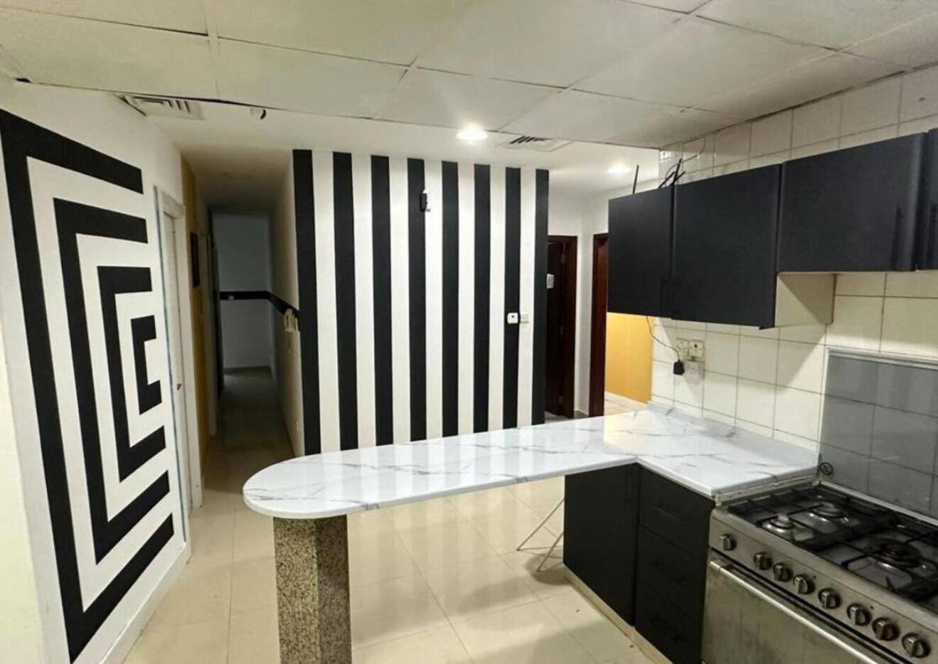 Partition In Al Barsha 1 Near Metro * Dubai
